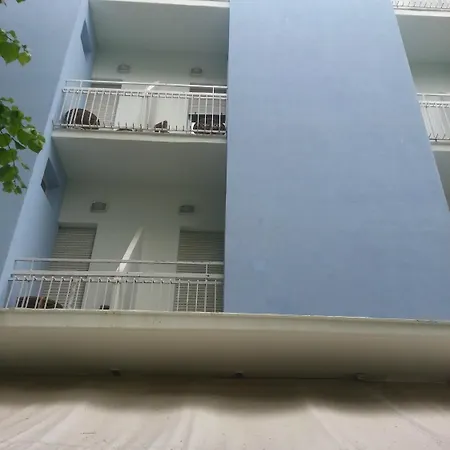Cuba فندق ريميني
